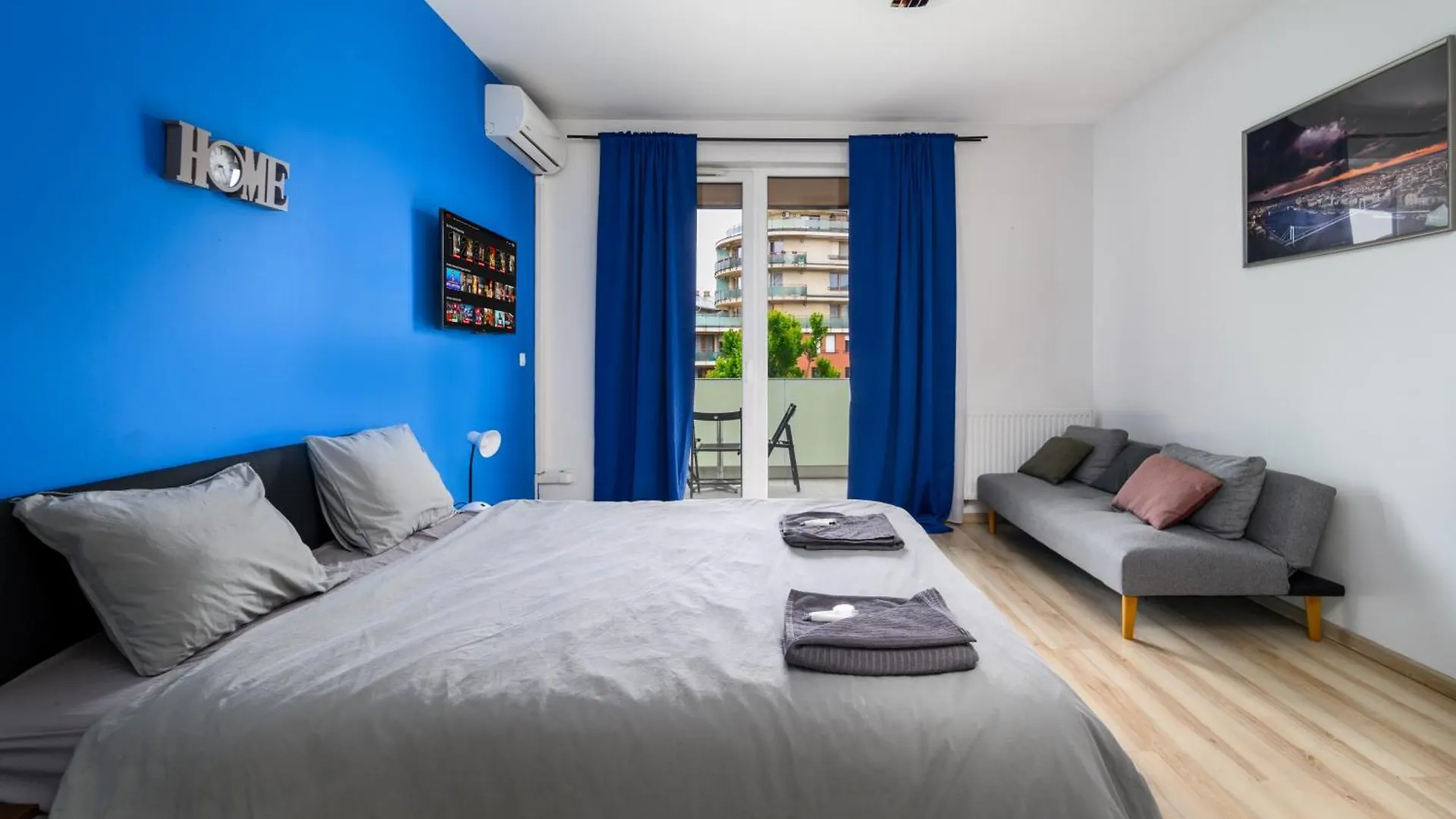 Park Residence Blue Suite- Free Parking location